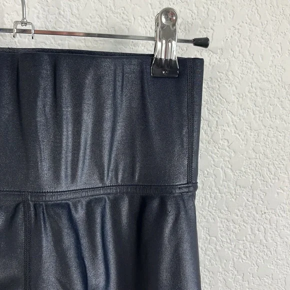 Carbon 38 High Rise Legging In Takara Shine Charcoal - Picture 3 of 7